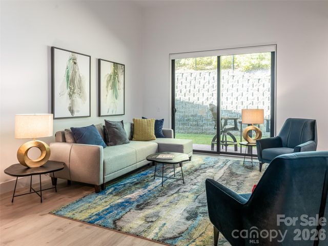 68 Craven Street 203, Asheville, NC 28806