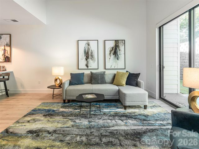 68 Craven Street 203, Asheville, NC 28806