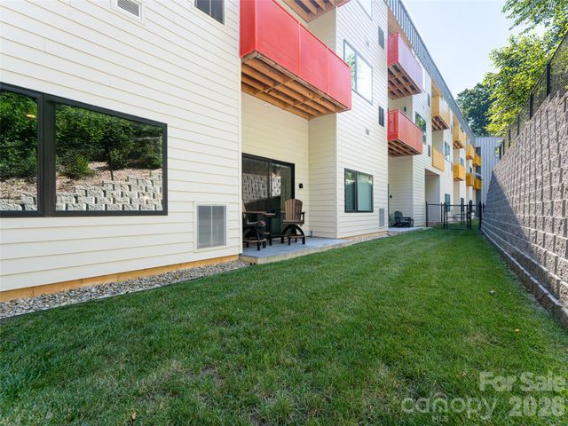 68 Craven Street 203, Asheville, NC 28806