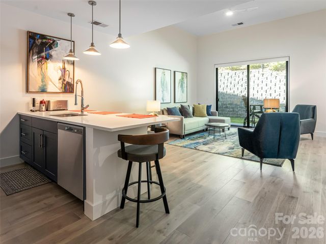 68 Craven Street 203, Asheville, NC 28806
