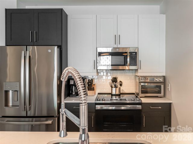 68 Craven Street 203, Asheville, NC 28806
