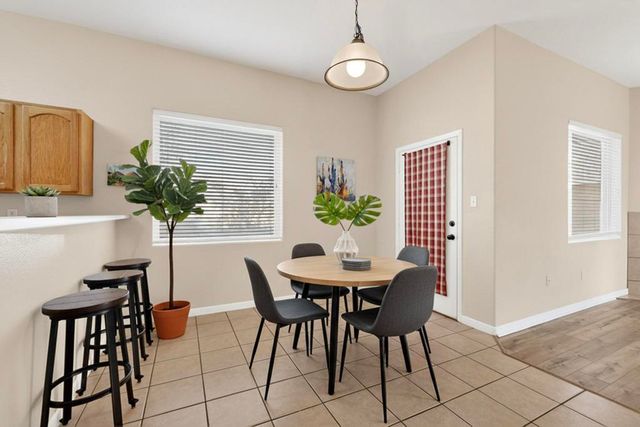 10456 Calle Mirlo NW, Albuquerque, NM 87114