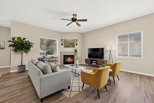 10456 Calle Mirlo NW, Albuquerque, NM 87114