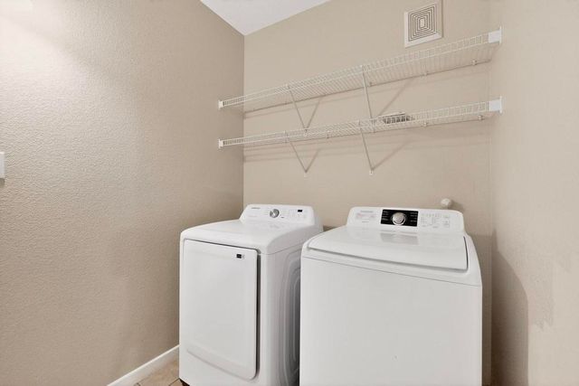 10456 Calle Mirlo NW, Albuquerque, NM 87114