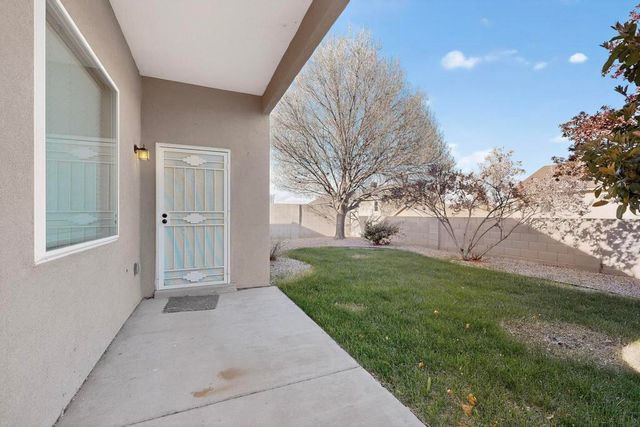 10456 Calle Mirlo NW, Albuquerque, NM 87114