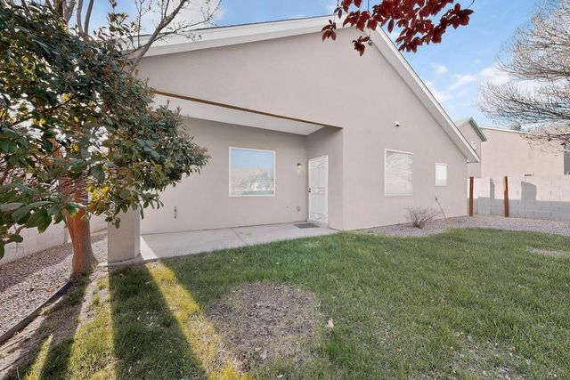10456 Calle Mirlo NW, Albuquerque, NM 87114