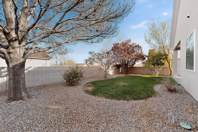 10456 Calle Mirlo NW, Albuquerque, NM 87114