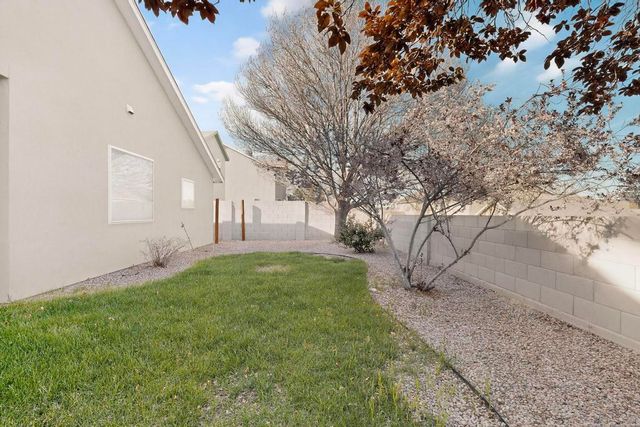 10456 Calle Mirlo NW, Albuquerque, NM 87114
