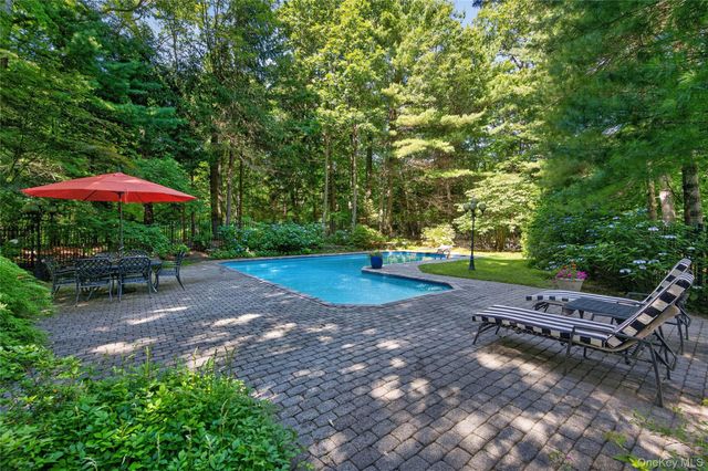 2108 Edge Road, Muttontown, NY 11791