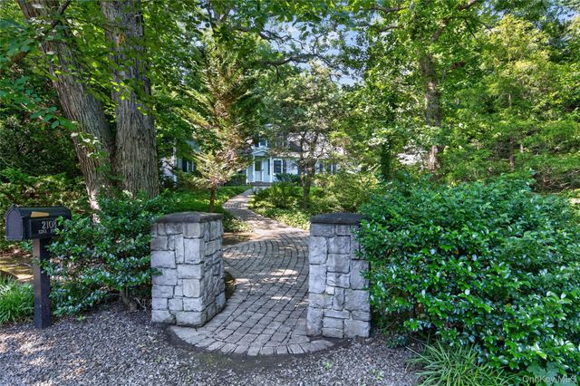 2108 Edge Road, Muttontown, NY 11791