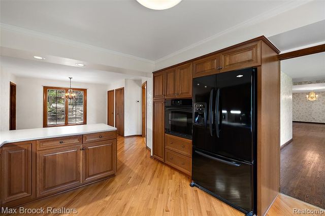 1574 Indianwood Court, Bloomfield Hills, MI 48302
