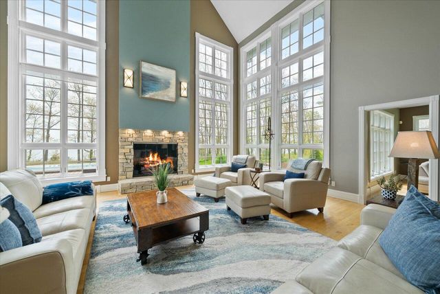 4320 High Point Beach LANE, Port Washington, WI 53074