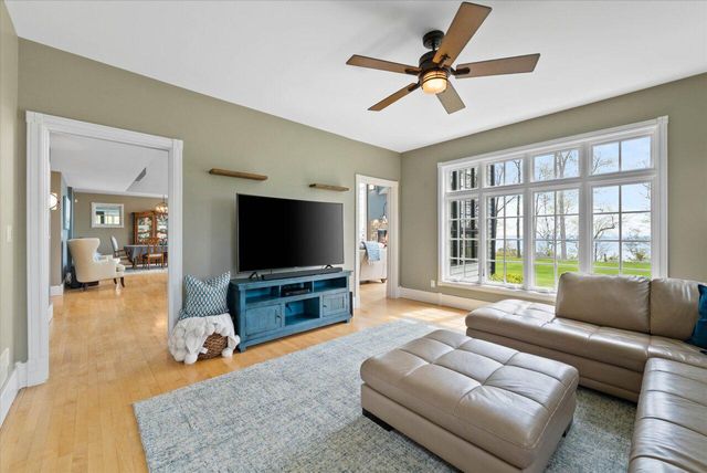 4320 High Point Beach LANE, Port Washington, WI 53074