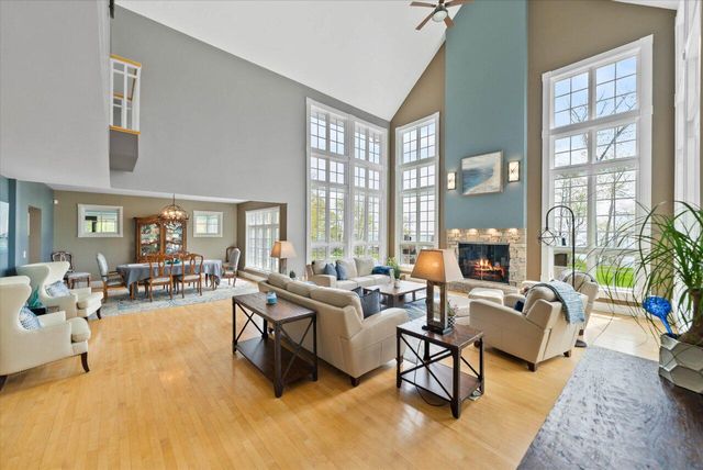 4320 High Point Beach LANE, Port Washington, WI 53074
