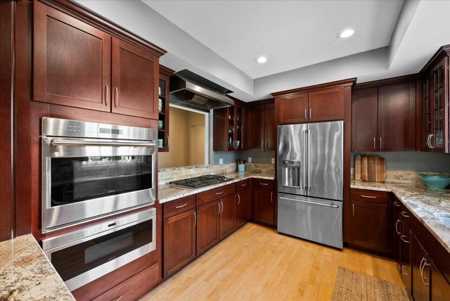 4320 High Point Beach LANE, Port Washington, WI 53074