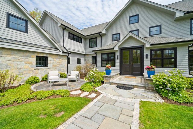 4320 High Point Beach LANE, Port Washington, WI 53074