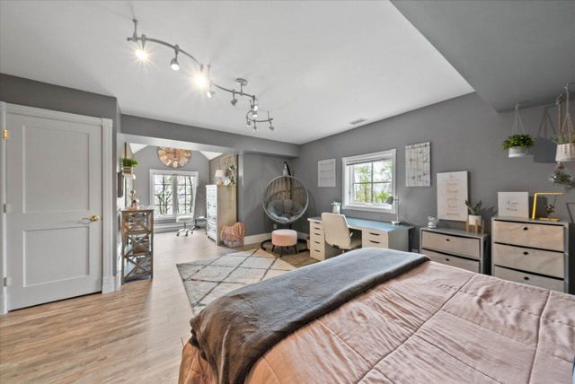 4320 High Point Beach LANE, Port Washington, WI 53074