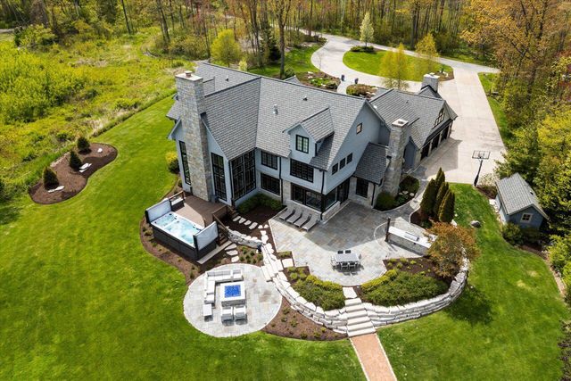 4320 High Point Beach LANE, Port Washington, WI 53074