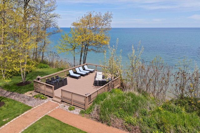 4320 High Point Beach LANE, Port Washington, WI 53074