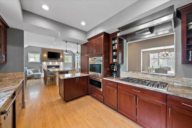4320 High Point Beach LANE, Port Washington, WI 53074