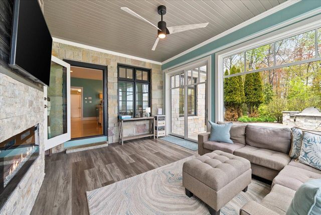 4320 High Point Beach LANE, Port Washington, WI 53074