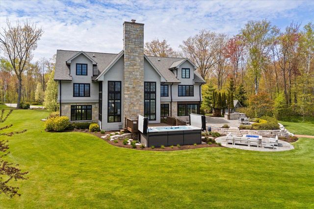 4320 High Point Beach LANE, Port Washington, WI 53074