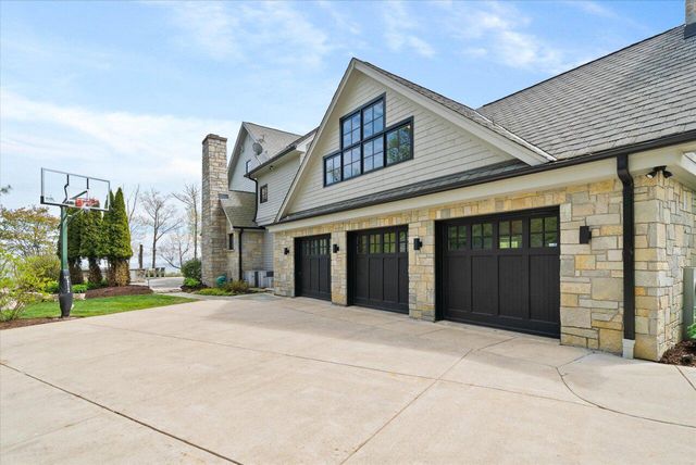 4320 High Point Beach LANE, Port Washington, WI 53074
