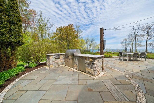 4320 High Point Beach LANE, Port Washington, WI 53074