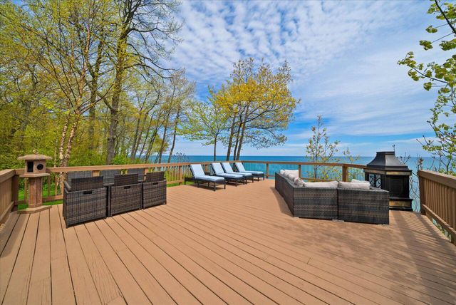 4320 High Point Beach LANE, Port Washington, WI 53074