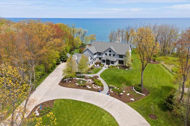 4320 High Point Beach LANE, Port Washington, WI 53074