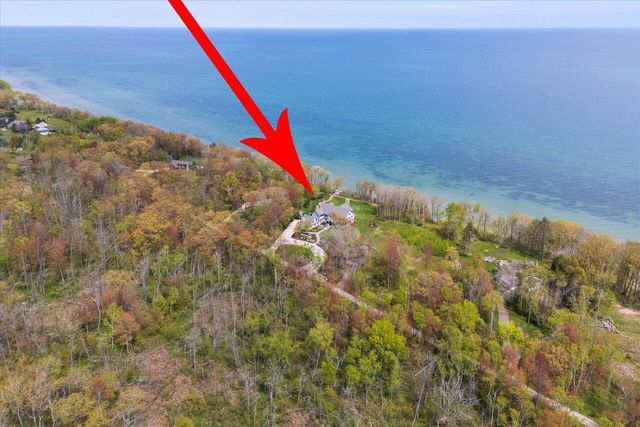 4320 High Point Beach LANE, Port Washington, WI 53074