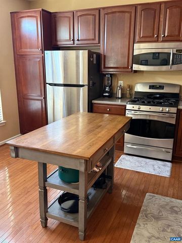 327 ROLKIN RD, Charlottesville, VA 22911