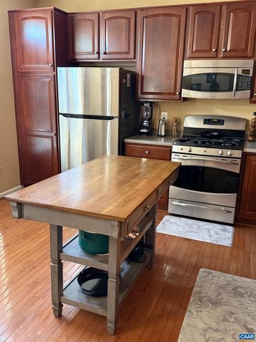 327 ROLKIN RD, Charlottesville, VA 22911