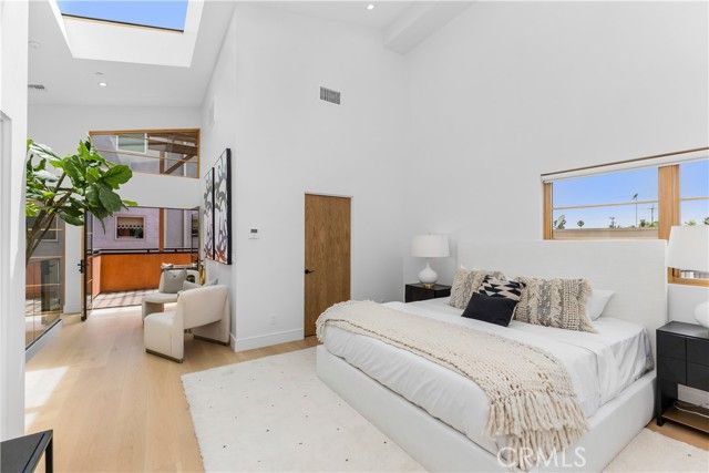 1035 N Vista Street, West Hollywood, CA 90046