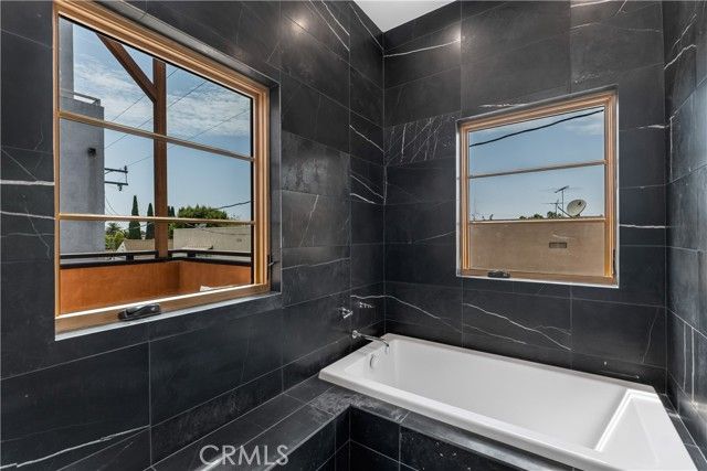 1035 N Vista Street, West Hollywood, CA 90046