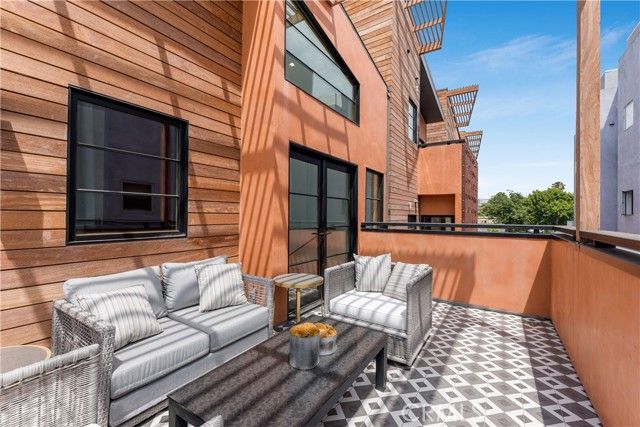 1035 N Vista Street, West Hollywood, CA 90046