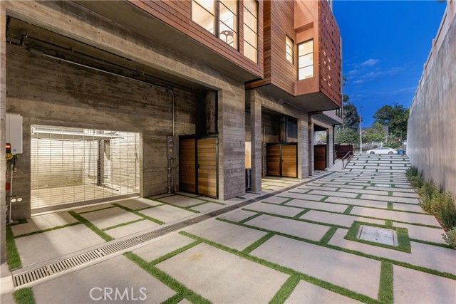 1035 N Vista Street, West Hollywood, CA 90046