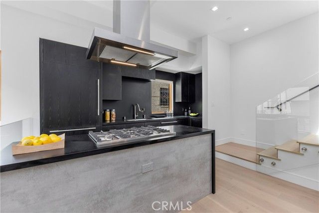 1035 N Vista Street, West Hollywood, CA 90046