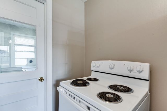 1309 N Lorraine Ave, Wichita, KS 67214