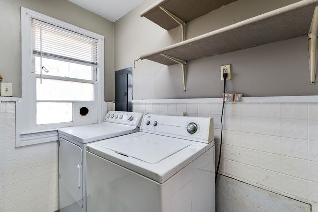 1309 N Lorraine Ave, Wichita, KS 67214