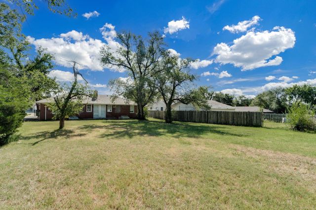 1309 N Lorraine Ave, Wichita, KS 67214