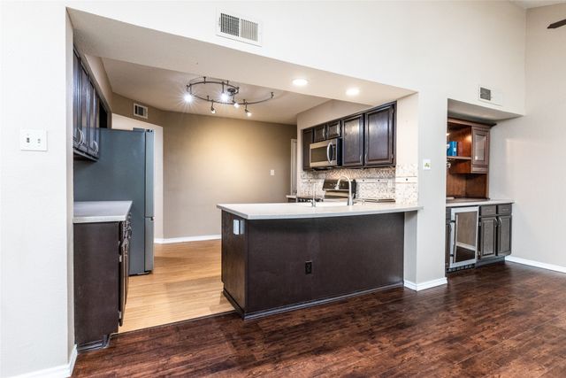 561 Dove Creek Circle, Grapevine, TX 76051