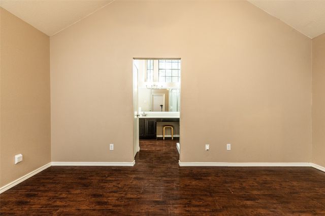 561 Dove Creek Circle, Grapevine, TX 76051