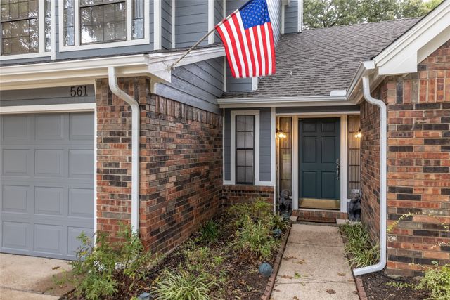 561 Dove Creek Circle, Grapevine, TX 76051