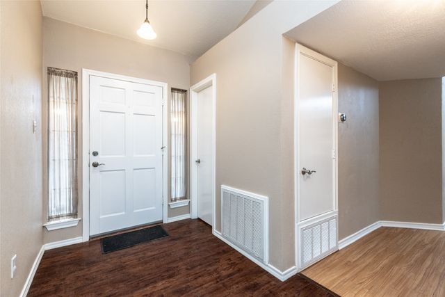 561 Dove Creek Circle, Grapevine, TX 76051