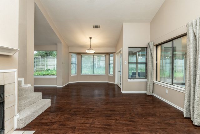 561 Dove Creek Circle, Grapevine, TX 76051