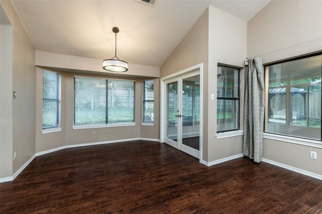 561 Dove Creek Circle, Grapevine, TX 76051