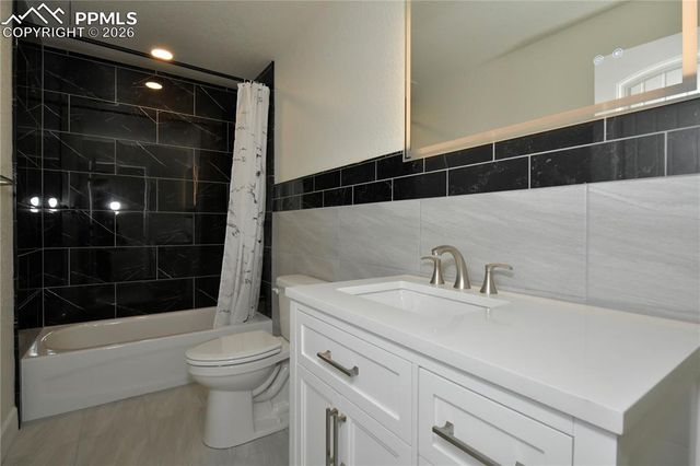 8287 Kintla Court, Colorado Springs, CO 80908