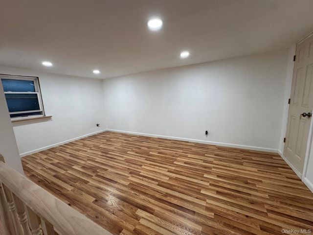 1245 Rhinelander Avenue, Bronx, NY 10461