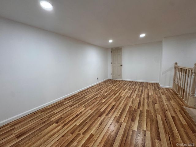 1245 Rhinelander Avenue, Bronx, NY 10461